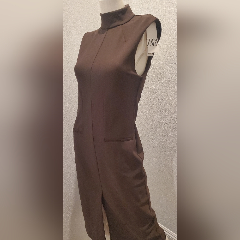 Dresss - Picture 3 of 3